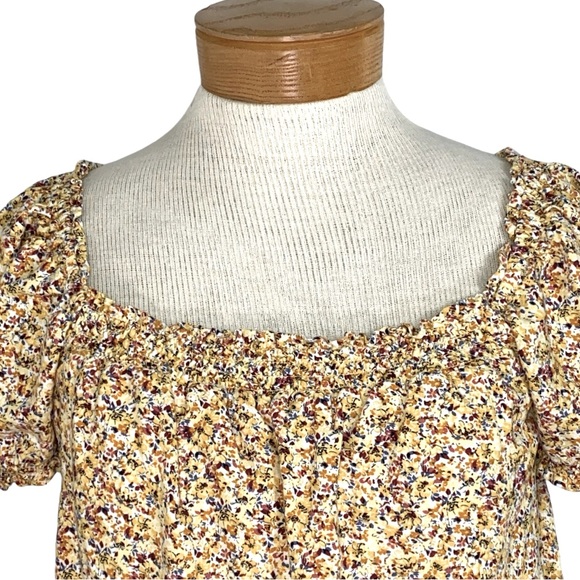 Abercrombie & Fitch Floral Puffy Sleeve Short Top Med - Picture 2 of 7
